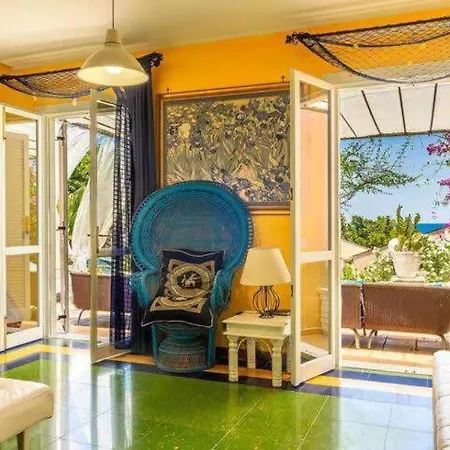 Homes4holidays-bluedream Villa *